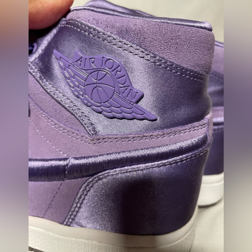 Nike Air Jordan 1 Retro High Season Of Her Purple Earth sz 9 - Picture 7 of 12